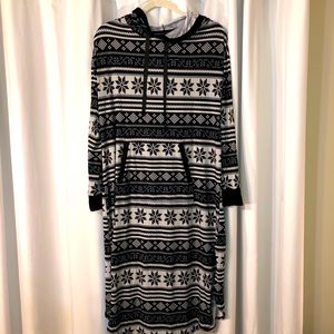 Simply Vera Hooded Nightgown with Front Pocket